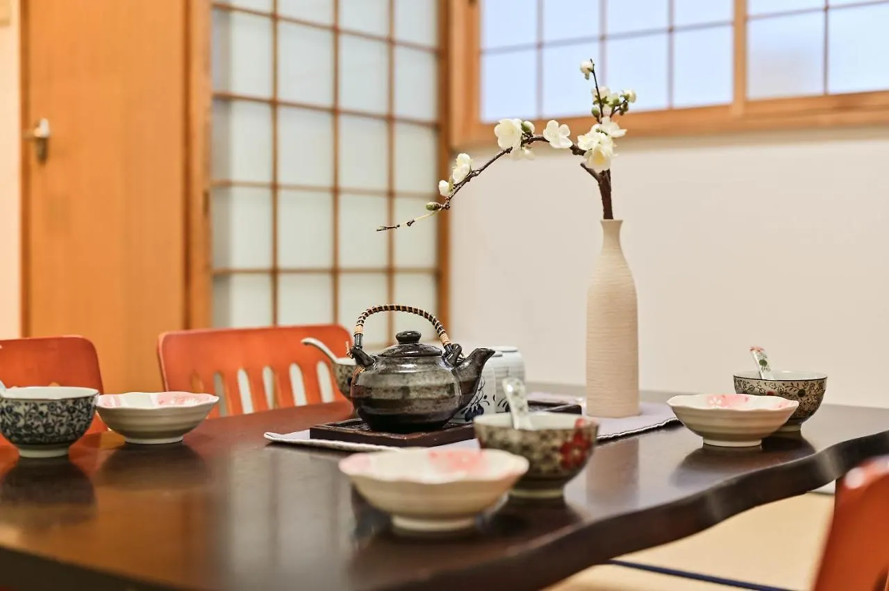 鴨川 栄の屋 Kamo River Machiya Halo House Kyoto 0*,  Japan